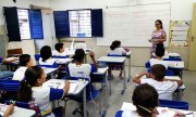 Governo do Rio obriga alunos sem internet a voltarem às aulas e se exporem ao vírus