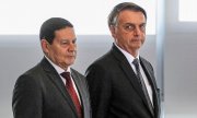 Bolsonaro eleva seu salário e de ministros em até 69% enquanto população vive na miséria