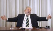 Tentando ganhar senadores da direita Lula volta a Brasília: a farsa da farsa do combate ao golpe