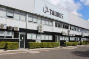 Taurus em São Leopoldo demite dezenas de trabalhadores enquanto lucra milhões
