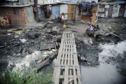 População abaixo da linha da pobreza triplica na pandemia e atinge 12,8% dos brasileiros