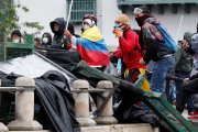 Protestos na Colômbia continuam, em meio a brutal repressão de Iván Duque e policiais 