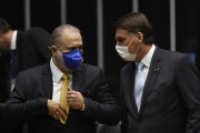 Aras abre apuração preliminar de relatório da CPI que pede punição de Bolsonaro