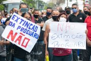 Com forte greve, trabalhadores da Proguaru impõem suspensão do fechamento