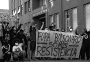 Mais um ato antifascista em Porto Alegre confronta ato Bolsonarista