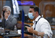 Flávio afirma cinicamente que Bolsonaro se referia a caso pessoal ao falar de "gripezinha"