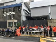 Petroleiros em greve protestam em frente à Globo no Rio, é preciso furar o cerco da mídia golpista