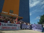 Metalúrgicas de São José dos Campos realizam ato em frente à prefeitura contra fechamento de fábricas 