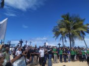 Trabalhadores da saúde do Recife realizam carreata e manifestação em defesa de suas vidas