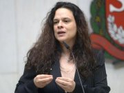 Janaína Paschoal diz em rede social que doação de comida na Cracolândia só ajuda crime