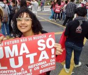 "Dia 13 a juventude precisa voltar às ruas contra o Future-se e as reformas", declarou Odete da Faísca