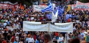 Milhares de gregos se manifestam em favor do "não" em referendo