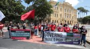 Profissionais da educação paralisam e fazem manifestação no Recife