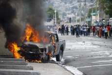 Protestos param o Haiti contra o aumento no preço de combustíveis