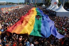 Crivella corta financiamento da parada LGBT, que tentará "vaquinha" para poder ser feita