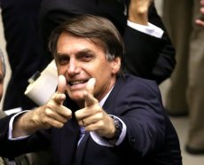 “Quem chora por Moa faz campanha por Haddad” diz ação de Bolsonaro pedindo cassação