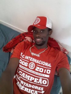 Torcedor Senegalês sofre agressão racista de seguranças do Inter no Beira-Rio