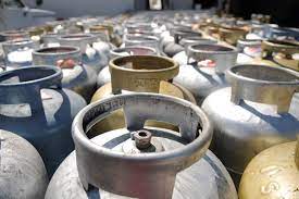 Graças à política de preços de Bolsonaro, brasileiros já estão traficando gás da Argentina
