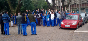 Patrão não paga o salário e ameaça fechar a fábrica: greve na autopeças Mecano Fabril
