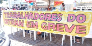 Servidores do DETRAN-RN realizam piquete de greve exigindo direitos do governo Fátima Bezerra (PT)