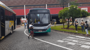 Absurdo: 100 motoristas de ônibus foram demitidos pelo WhatsApp em Uberlândia (MG)