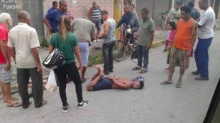 Jovem negro é linchado e executado na Baixada Fluminense