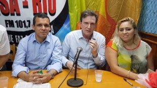 Crivella mentiu aos moradores da Rocinha dizendo que escolas abririam 