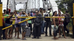 Estado venezuelano nega deportação e diz ter 'devolvido' 800 colombianos