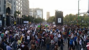Marcha contra o gazolinaço tomou as ruas da Cidade do México.