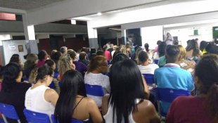 Professores em greve da escola Ruy Pimenta em Contagem fazem aula pública sobre a reforma 