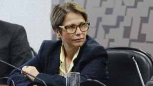 Ministra da agricultura de Bolsonaro acelera a liberação de agrotóxicos perigosos