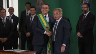 Guedes e Bolsonaro querem que você, sozinho, seja responsável pela sua aposentadoria