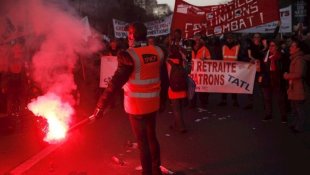 “Não negociarão em nosso nome”, grevistas ocuparam a Confederação Francesa Democrática do Trabalho