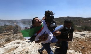 Milhares de palestinos se mobilizaram na Cisjordânia contra a ofensiva colonialista de Israel