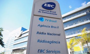 Em meio às ameaças de Bolsonaro, EBC reabre PDV