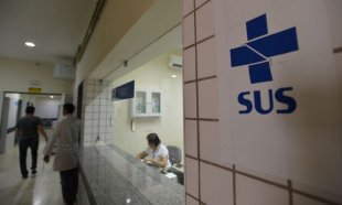 Bolsonaro avança com privatização do SUS permitindo parcerias com iniciativa privada nas UBS