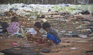 No Brasil de Bolsonaro, só 26% das crianças no Brasil têm café, almoço e jantar diários