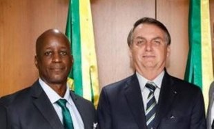 Apoiado pela justiça racista, Sérgio Camargo que nega o racismo no Brasil volta para a presidência da Fundação Palmares 