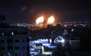 Governo de coalizão de Israel ordenou novo bombardeio na região da faixa de Gaza 