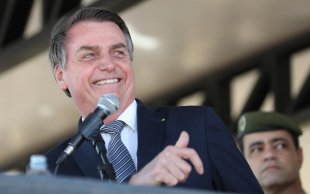 Bolsonaro, a grande mídia e golpistas comemoram o fim da aposentadoria dos trabalhadores