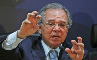 Paulo Guedes mente em entrevista e diz que privatização é “devolver estatais ao povo”