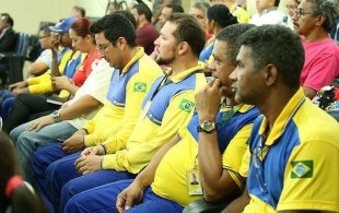 Para privatizar os Correios, Bolsonaro diz que poderá demitir 40 mil trabalhadores