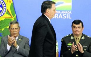 Continuando demagogia eleitoreira, Bolsonaro se reúne com diplomatas para deslegitimar urnas eletrônicas