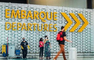 Vacinação no aeroporto de Guarulhos exclui os que mais precisam
