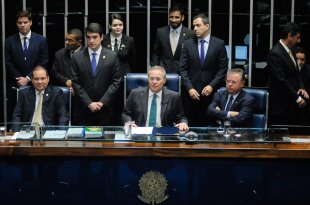 Acompanhe os principais fatos da sessão que votou afastamento de Dilma