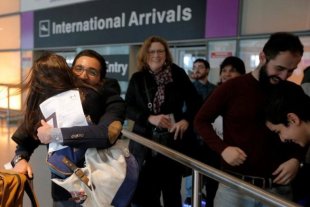 O Departamento de Estado reestabelece os vistos revogados pelo decreto de Trump