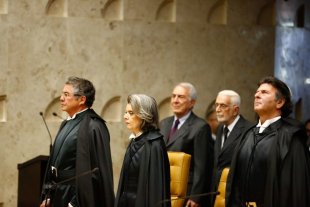 Salário da casta de juízes no Brasil equivale a 4 anos de investimento em ciência