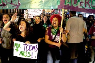 A revolta feminina contra Bolsonaro: como combater a direita sem cair no “mal menor”