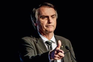 "Livre e independente": Campanha de Bolsonaro mente descaradamente nas redes