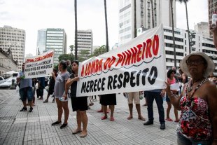 Lomba do Pinheiro protesta contra falta de água e descaso de Marchezan
